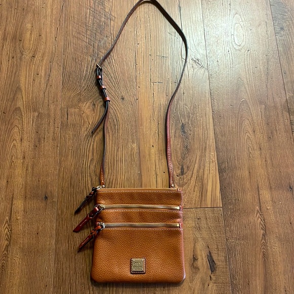 Dooney & Bourke Leather Pebble Grain North South Triple Zip crossbody - Picture 2 of 5